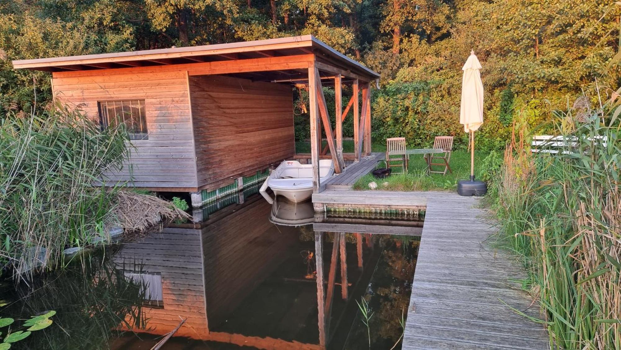 Mecklenburgische Seenplatte - Fh Mit Optionalem Steg Und Ruderboot Grosszerlang ภายนอก รูปภาพ